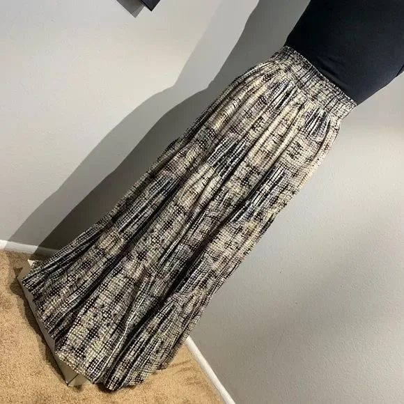 Solitaire Tiered Ruffle Maxi Skirt - Size Small - Picture 4 of 10